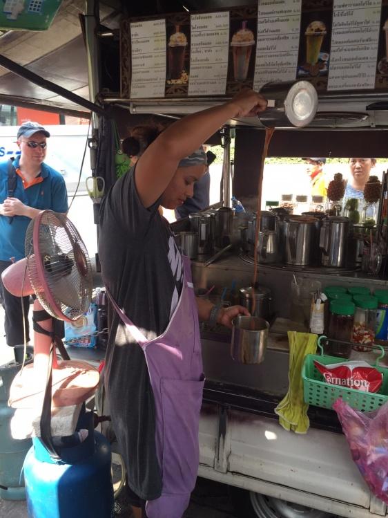 The Origin of Thai Tea Pulling (Cha Chak/Teh Tarik) | Taste of Thailand